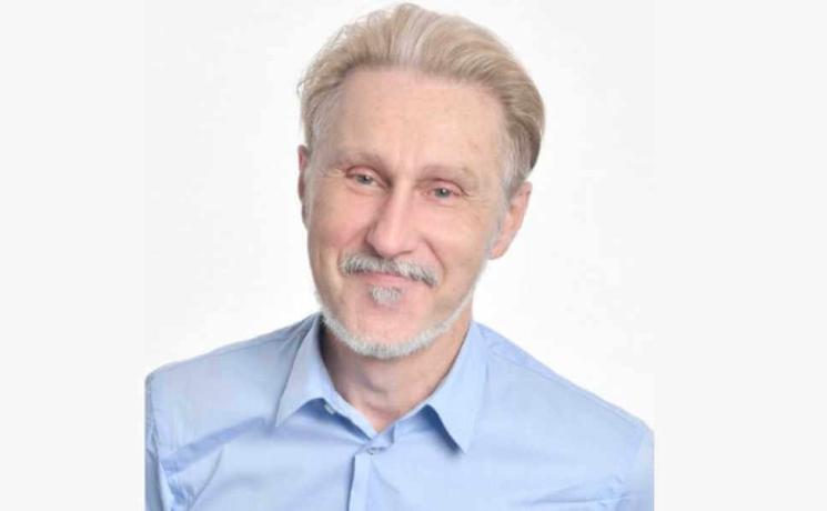 Emile Tompa headshot